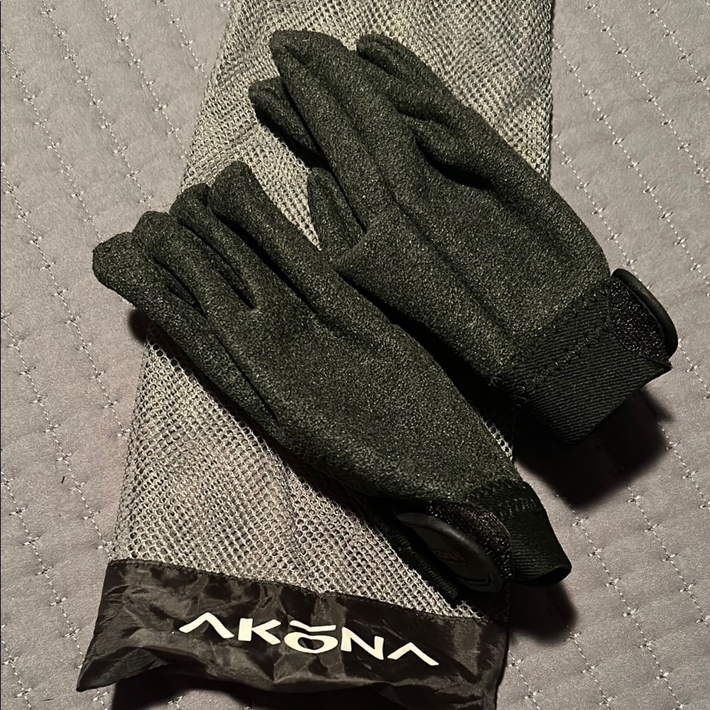 New AKONA Kevlar dive gloves.
